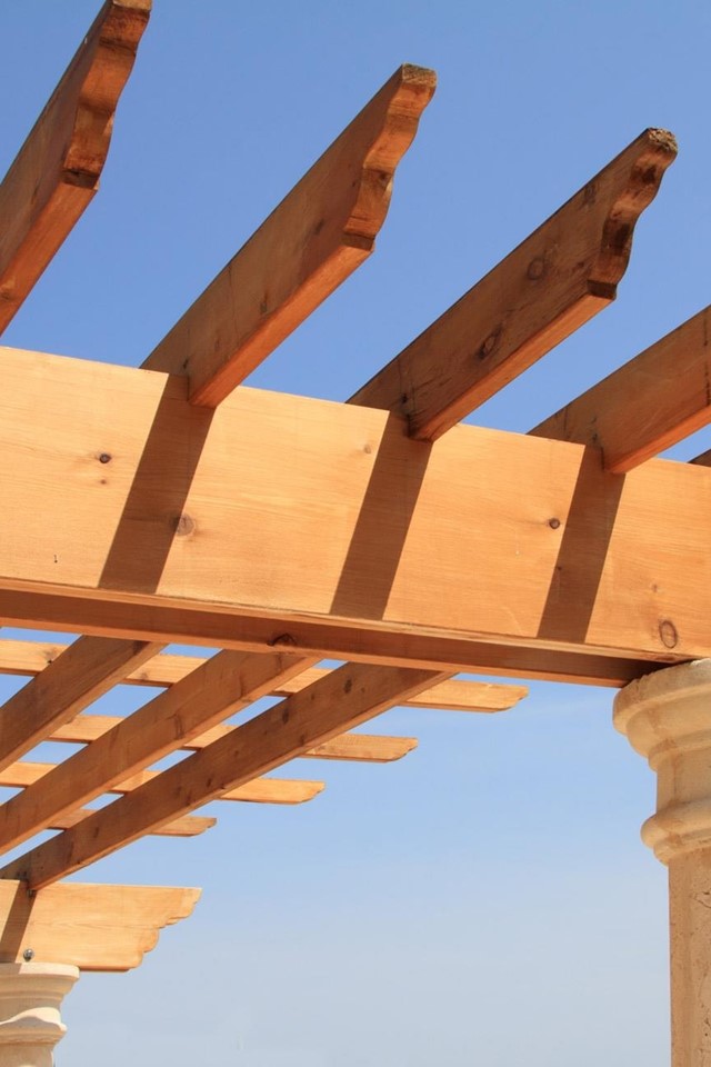 Elegancia y sostenibilidad con nuestros tejados de madera