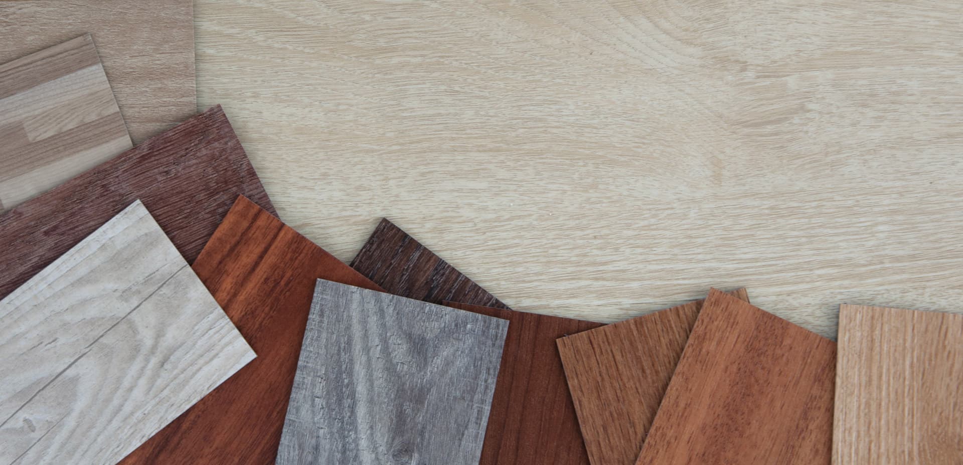 Contacte con nosotros para instalar un suelo de madera